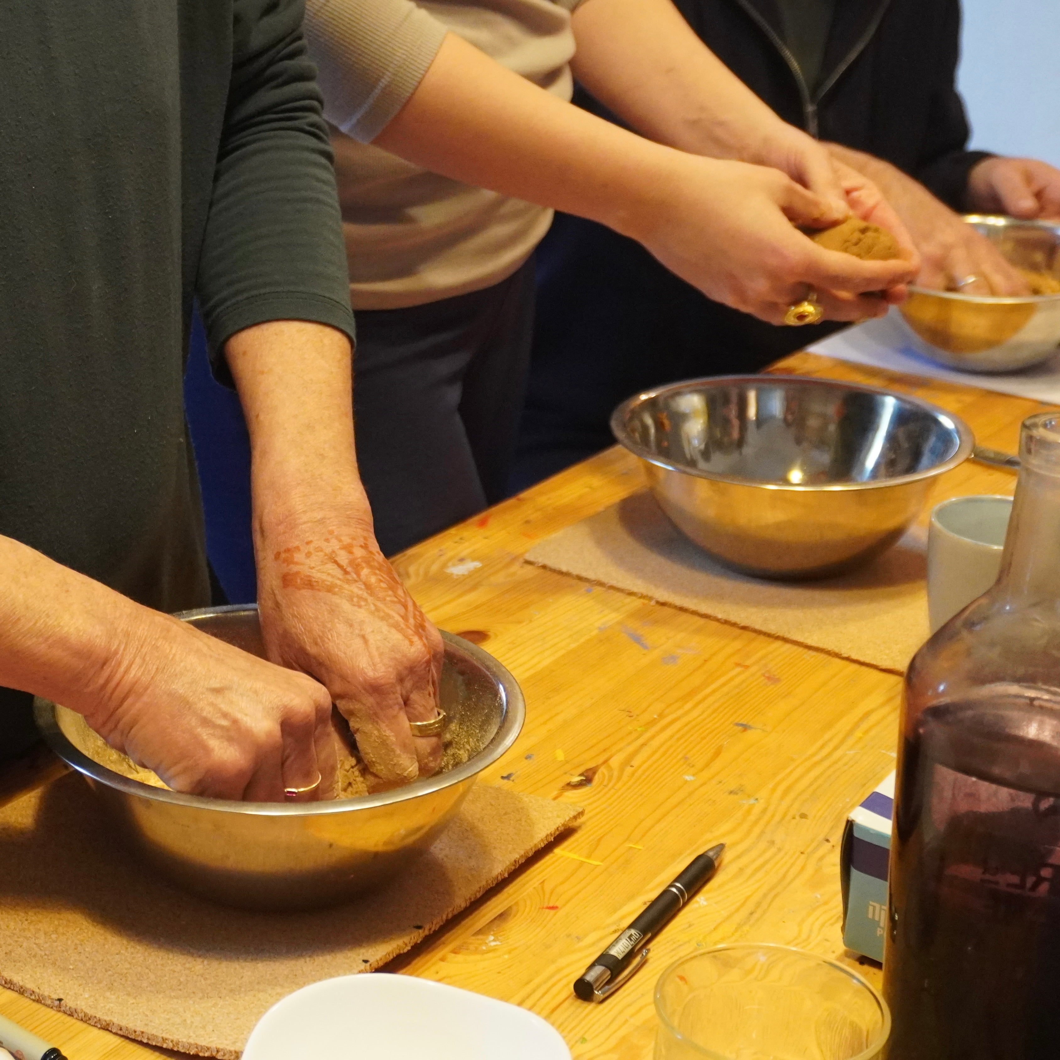 סדנת רוקחות קטורת טבעית בעבודת יד - Desert Scent