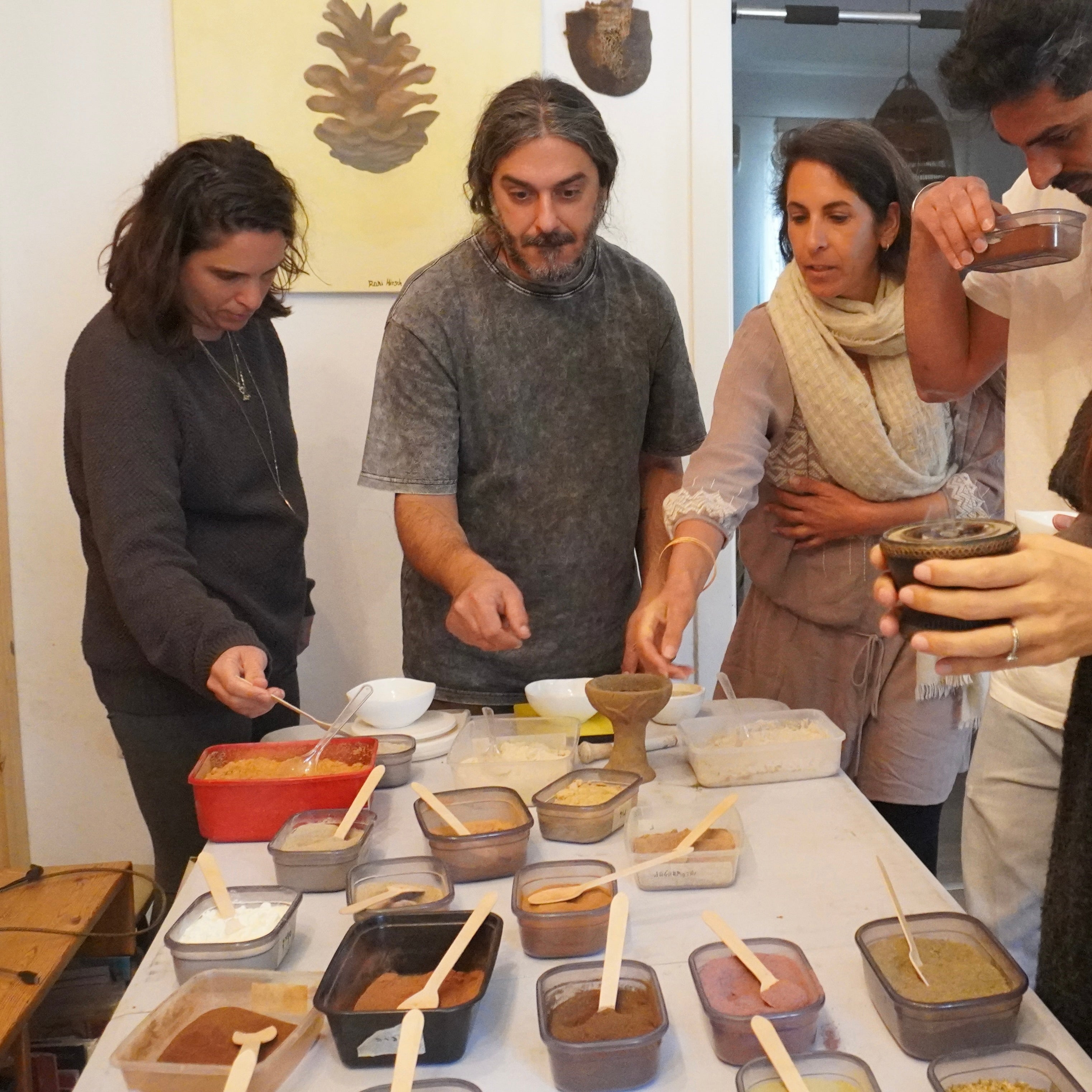 סדנת רוקחות קטורת טבעית בעבודת יד - Desert Scent